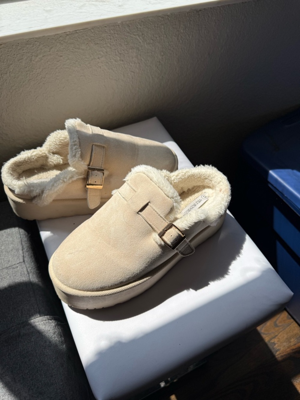 Cozy Slip-On Clog in Cream with Faux Fur